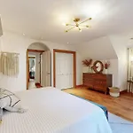 Heartwood Manor