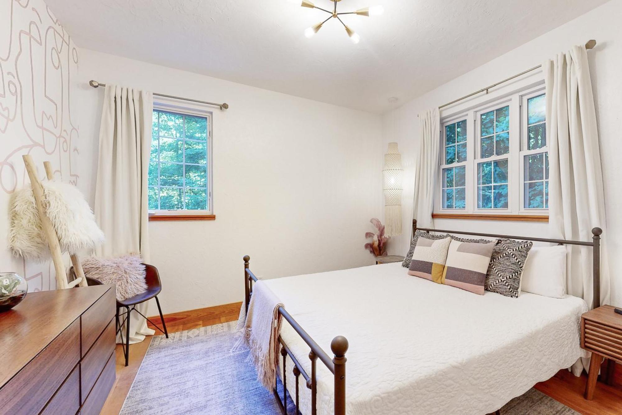 Heartwood Manor * Asheville